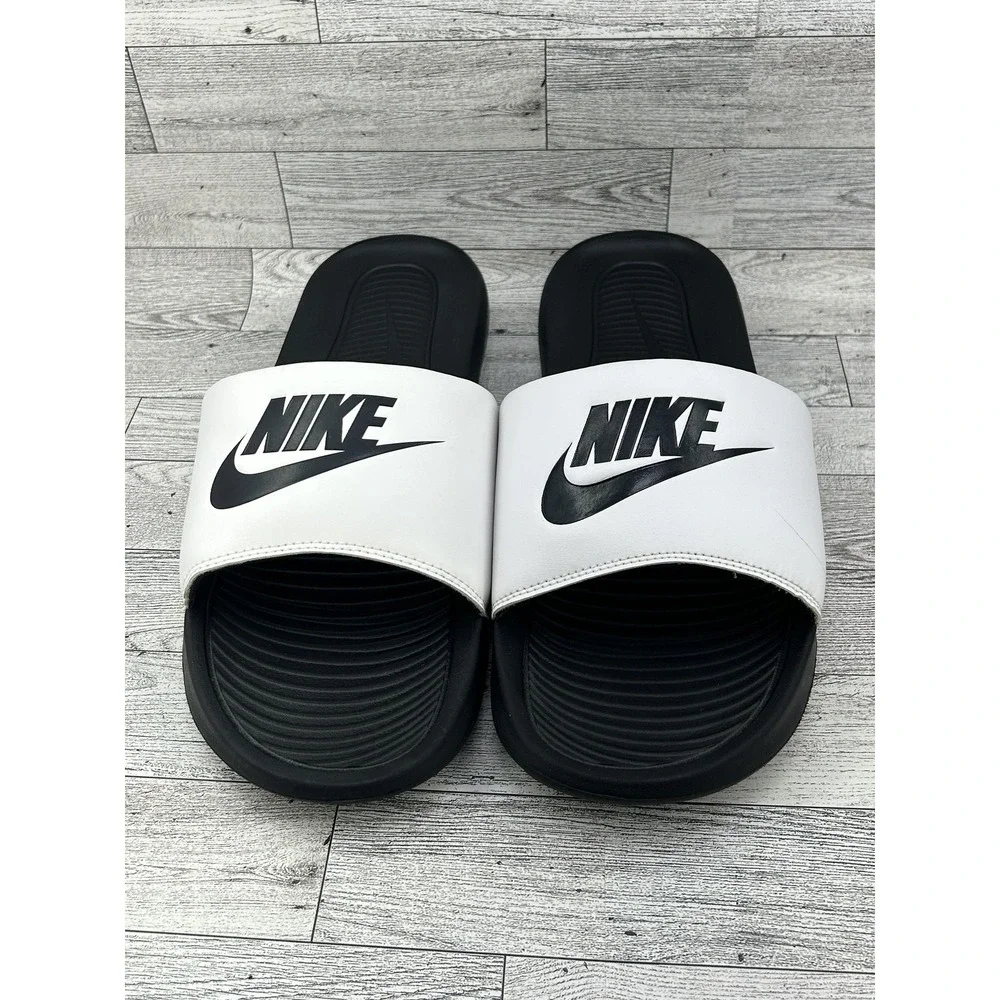 Nike Benassi JDI Slides Shoes Mens Size 13 Black White Sandals CN9675-005 Swoosh